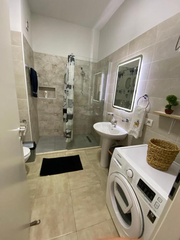 📣 QERA Apartament 2+1 📍 Kompleksi Mangalem, Ali Dem 🛣️ Rruga "Pasho Hysa" ✨