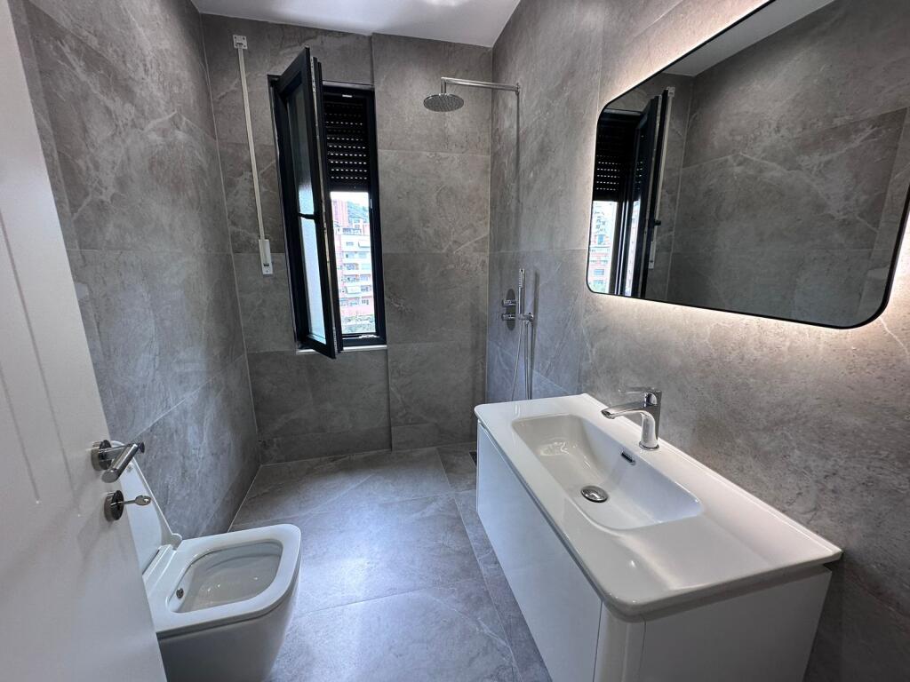 Apartament per shitje 2+1+2+post parkim -  Kodra e Diellit