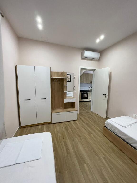 🏡 APARTAMENT ME QERA 2+1+ballkon 📍Prane qendres Blue Star,Durres