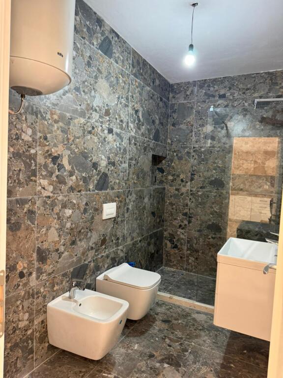 OFROHET PER SHITJE APARTAMENT 1+1 , NE SHKEMBIN E KAVAJES