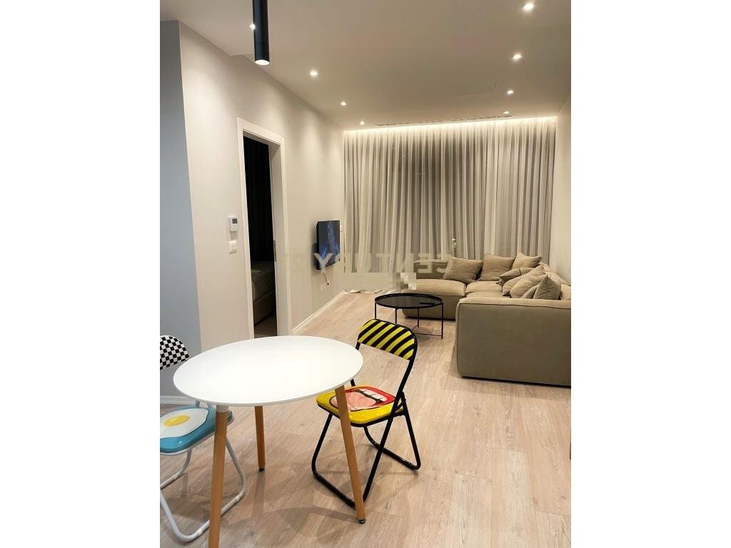 Ofrohet apartament 1+1+ Post Parkimi per qira tek Lake View,Rruga e Kosovareve