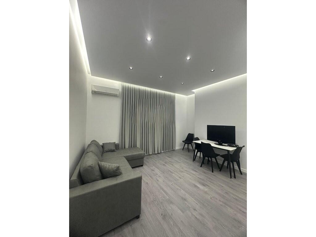 Apartament 1+1 PRANE STADIUMIT AIR ALBANIA PER QIRA ! 650 € /Muaj