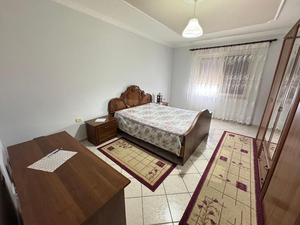 Jepet me qera Apartament 1+1  Adresa : Ish Parku Mbrapa Square 21  Kati 11  I mobiluar  Cmimi 400€  