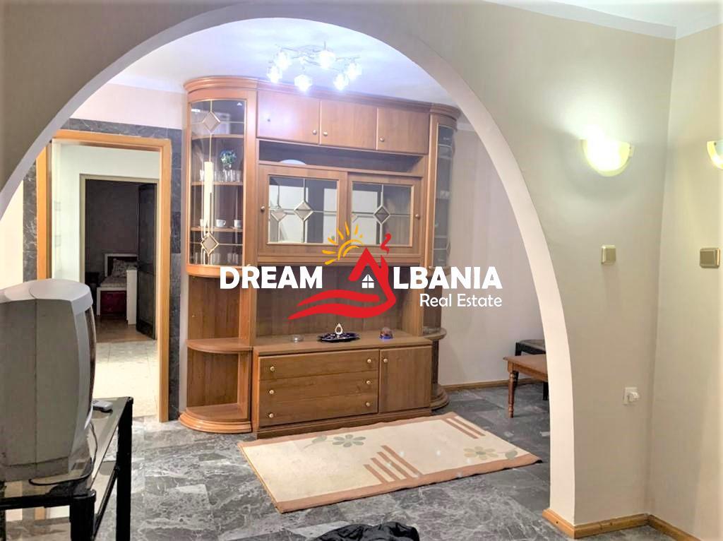 Apartament 2+1 me qera tek Rruga Fortuzi prane Shkolles Jeronim De Rada ne Tirane (ID 4239045 )