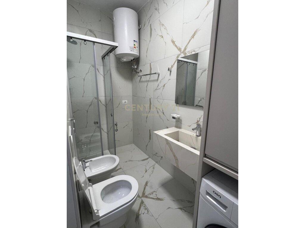 Me Qira – Apartament Modern 2+1 me Post Parkimi në Rrugën Jordan Misja