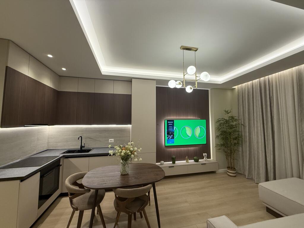 JEPET ME QIRA 1+1 APARTAMENT LUKSOZ – RRUGA E BOGDANËVE, TIRANË