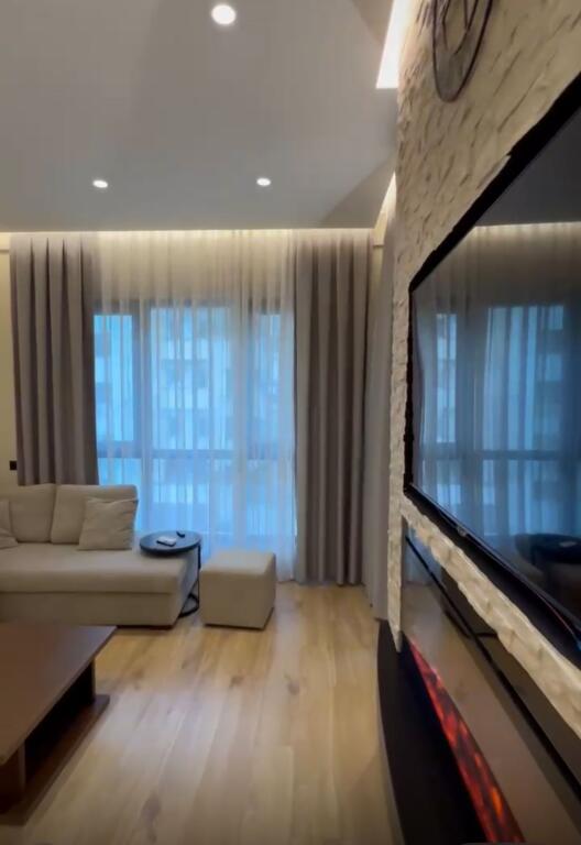 affitto Appartamento 1+1, 1 bagno, balcone Square 21, via Kavaja