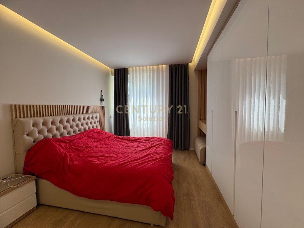 JAPIM ME QIRA 2+1+2 POSTE PARKIMI TE LIQENI I THATE! 1,500 € /Muaj