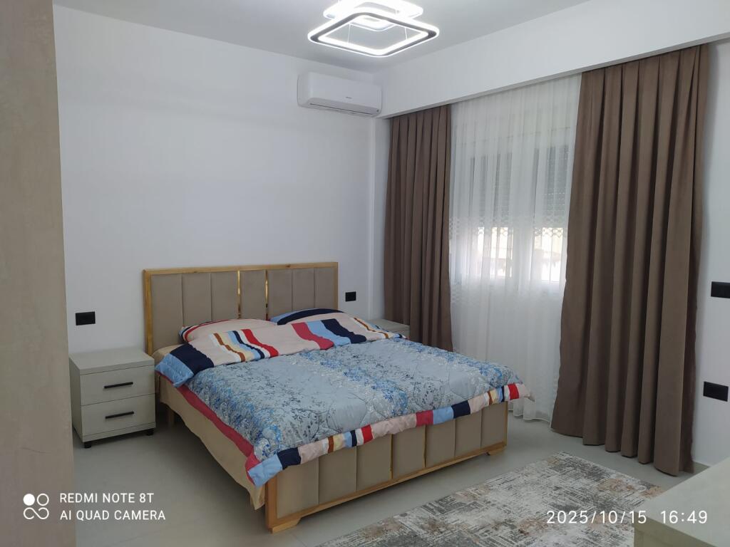 APARTAMENT 3+1. 50000 LEKE/ASTIR PRANE BAR ARTISTIT