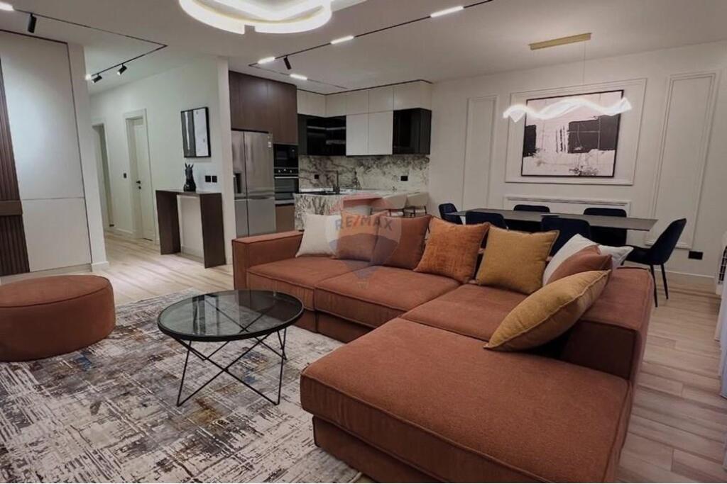 APARTAMENT 2+1 ME QIRA , TEG!