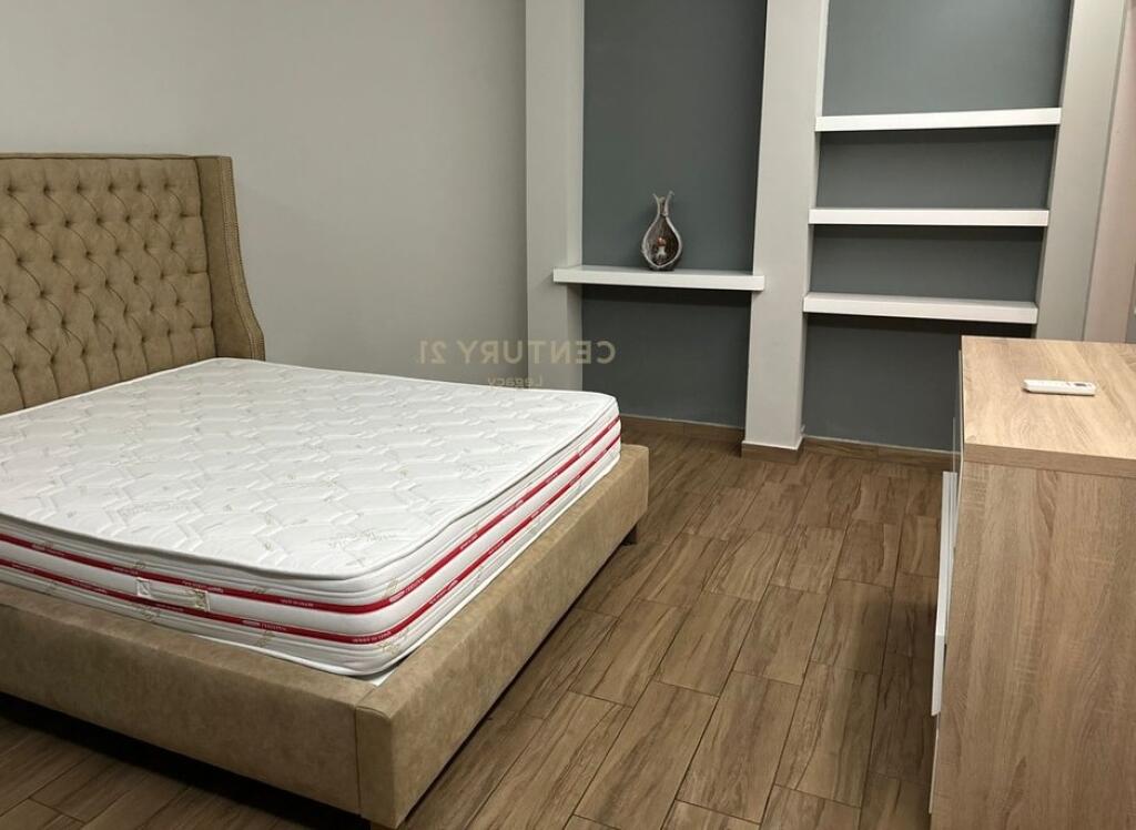 Hotel di lusso con 5 piani &amp; piscina a Vaqarr – In affitto.