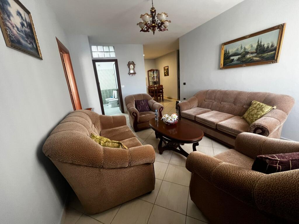Jepet me qera apartament 2+1 ne Don Bosko per vete 45000 leke