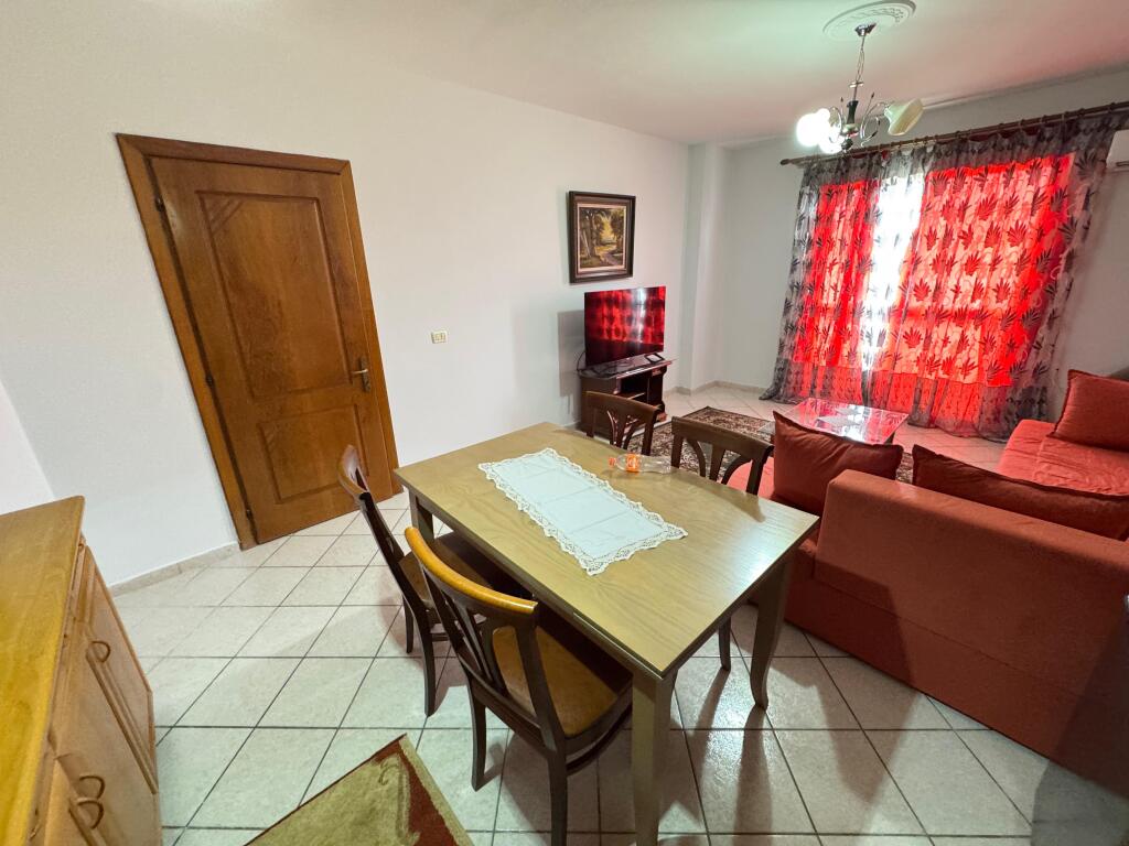 Jepet me qera Apartament 1+1  Adresa : Ish Parku Mbrapa Square 21  Kati 11  I mobiluar  Cmimi 400€  
