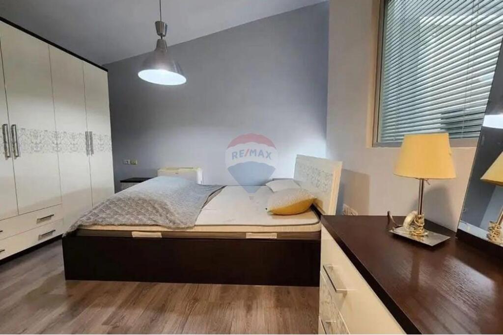 Apartament ne shitje 2+1+Studio Kodra e Diellit 1!