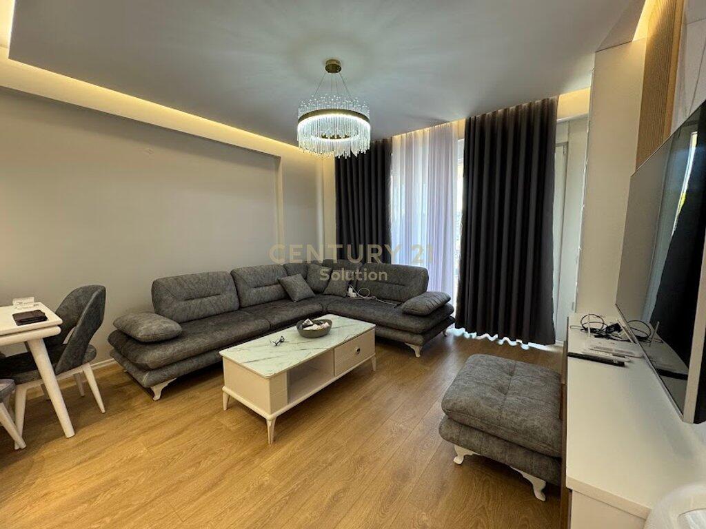 JAPIM ME QIRA 2+1+2 POSTE PARKIMI TE LIQENI I THATE! 1,500 € /Muaj