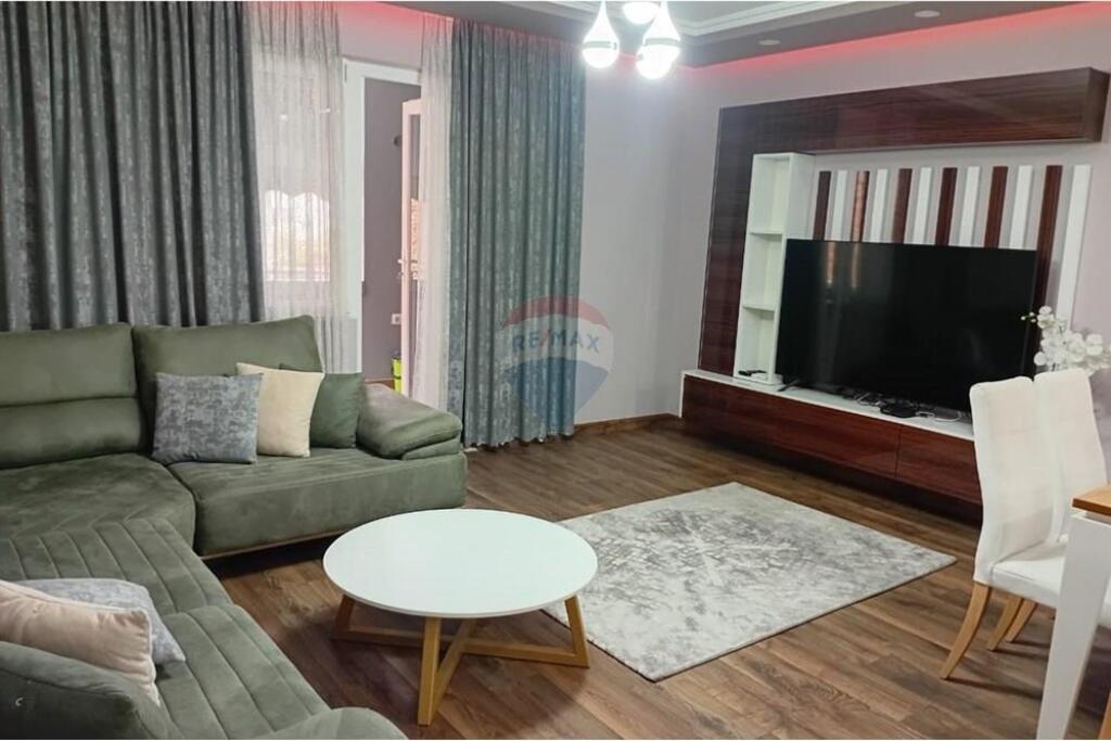 Apartament - Për Qira - Rruga Skënder Luarasi, Tiranë