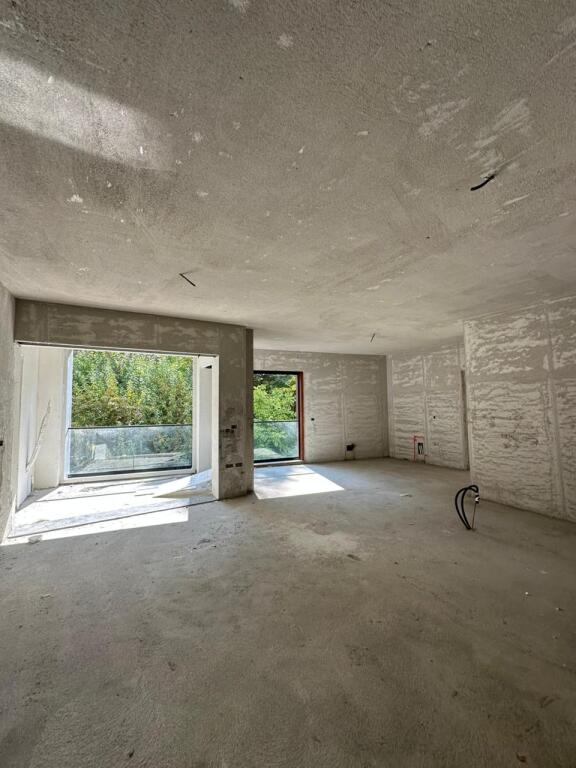 SHITET APARTAMENT MODERN 2+1+2 ME PARKIM – STADIUMI AIR ALBANIA ⚜️