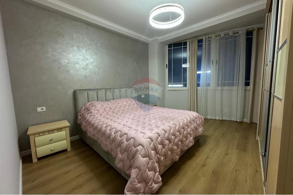 Jepet me qira apartament 1+1 tek Eleonora!