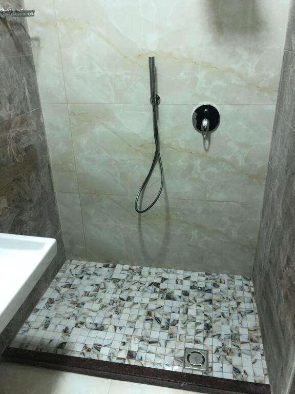 Jepet me qera Apartamenti 1+1 , Pazari i ri , 500 mije leke