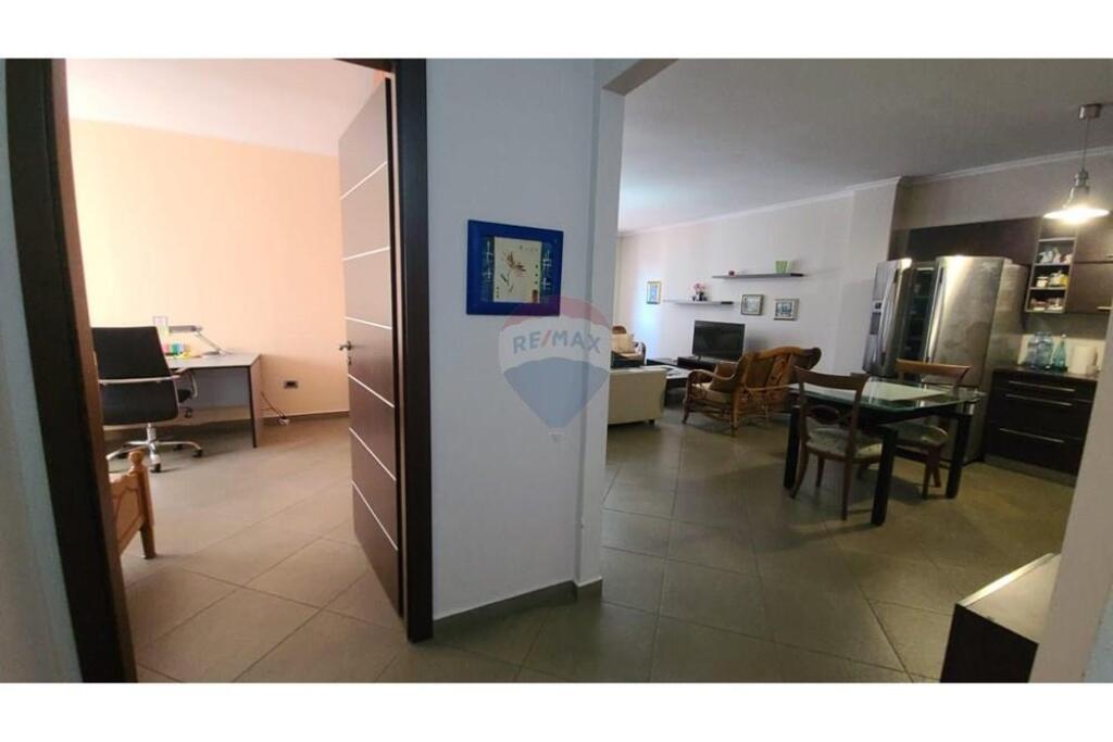 Apartament 2+1 per qira te Zogu i Zi
