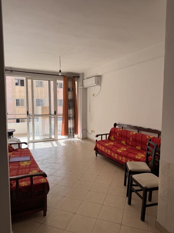 Apartament 2+2+ballkon Astir 350 euro