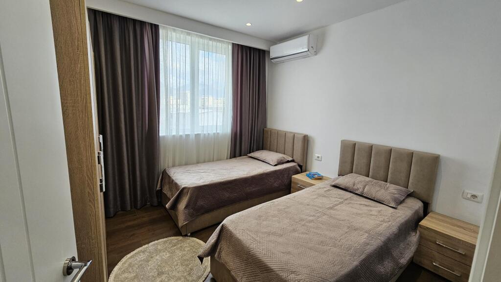 Apartament 2+1+2 per Qira, prane Prokurorise se Tiranes