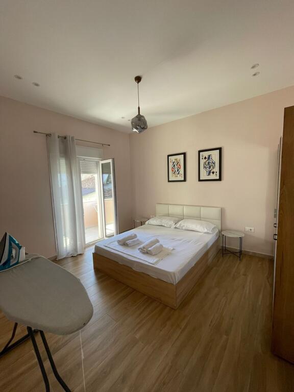 🏡 APARTAMENT ME QERA 2+1+ballkon 📍Prane qendres Blue Star,Durres