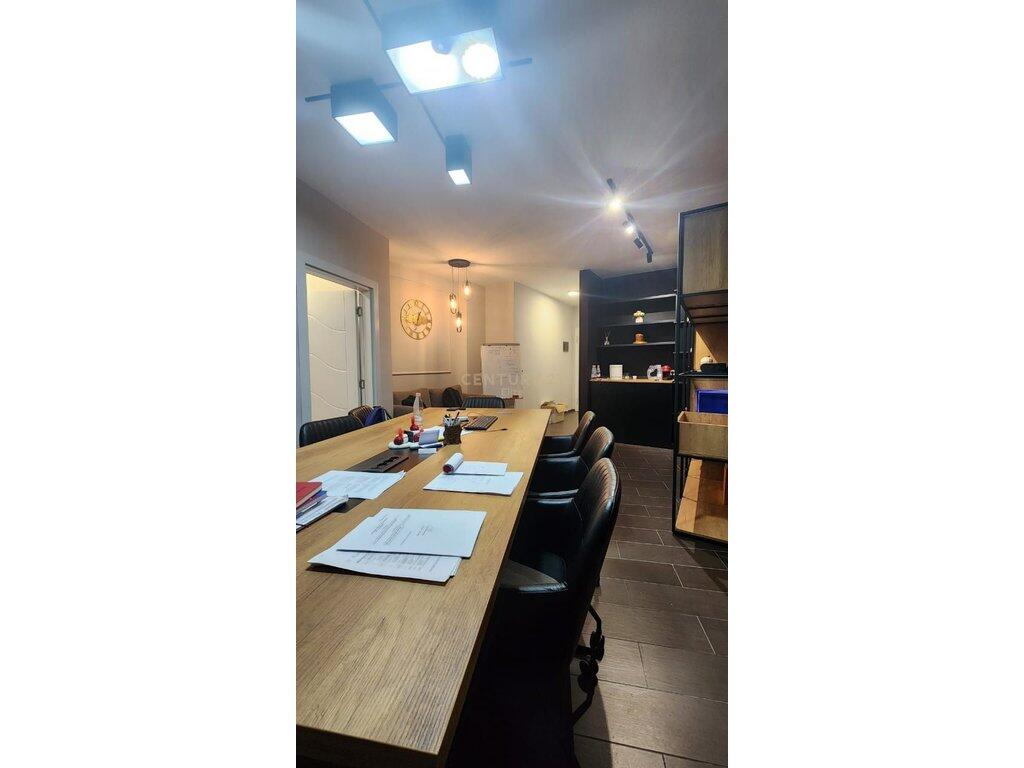 Office apartment 2+1+2 for rent at Kosovareve Street.