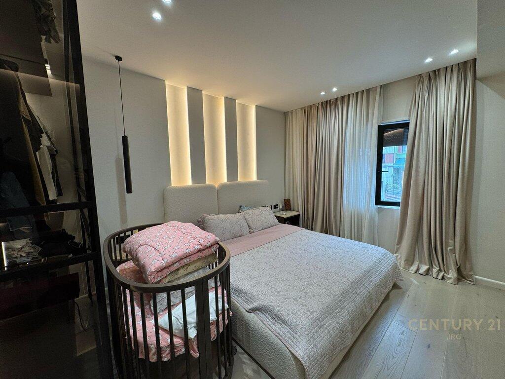 Apartament 2+1+2 luksoz & Post Parkimi te Rezidenca Kodra e Diellit! 400,000 €