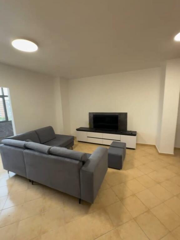 Jepet Apartament 1+1 ne Don Bosko prane Shkolles Vace Zela