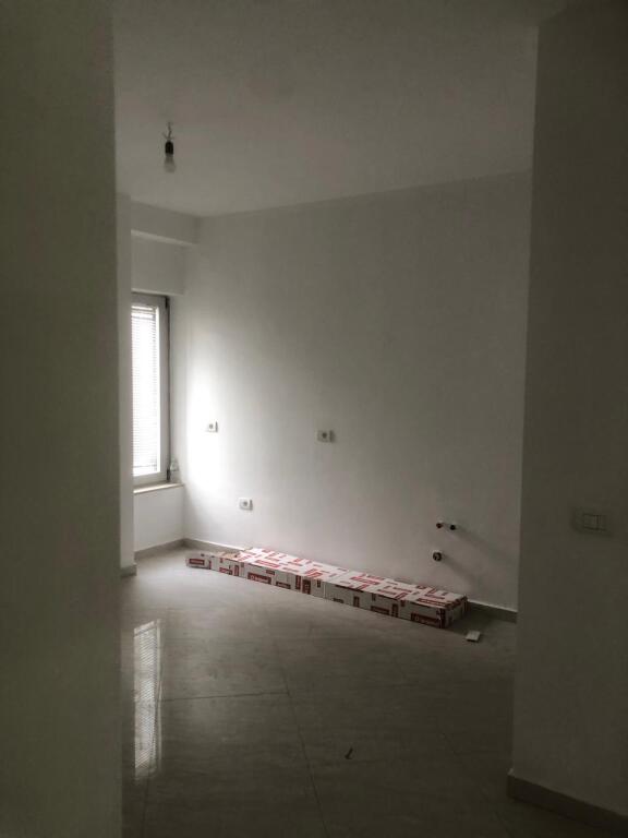 🏢 Jepet me Qira Apartament në Qendër – Turdiu Center