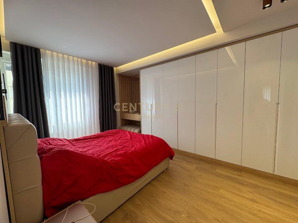 JAPIM ME QIRA 2+1+2 POSTE PARKIMI TE LIQENI I THATE! 1,500 € /Muaj