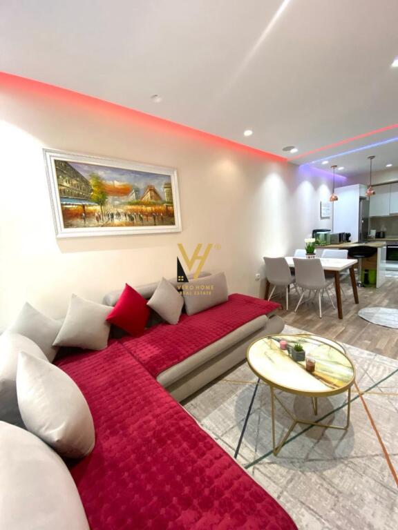 JEPET APARTAMENT 2+1 ME QIRA TE ALI DEMI 600 EURO