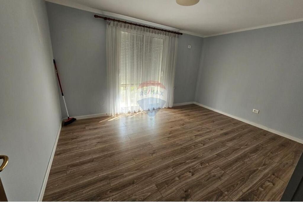 Shitet Apartament 2+1, Oxhaku