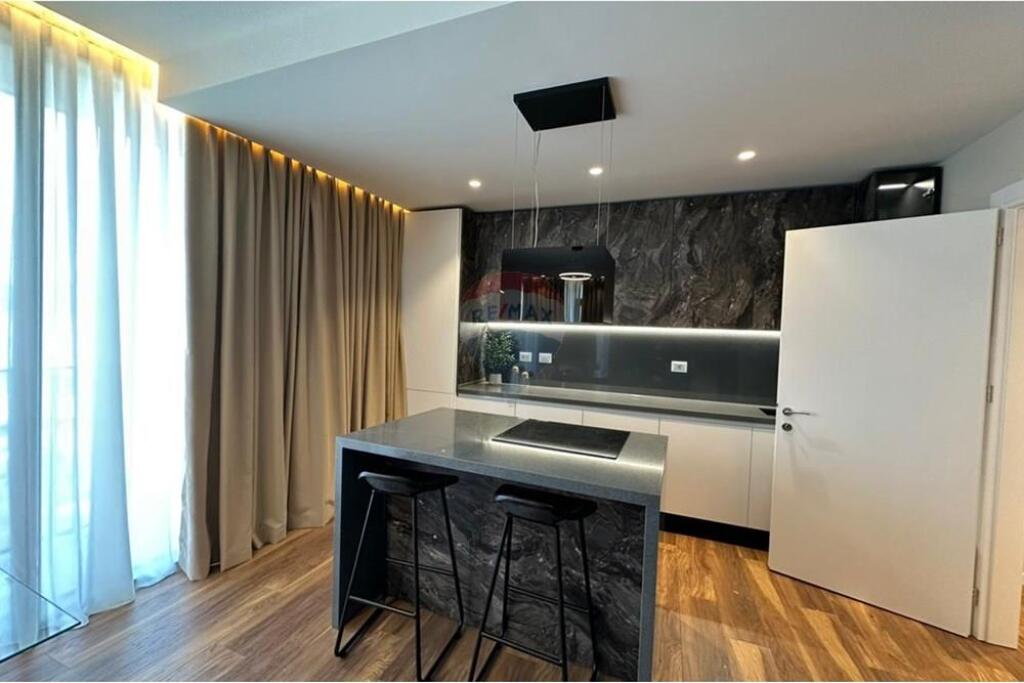 Super apartment for rent at Lake View