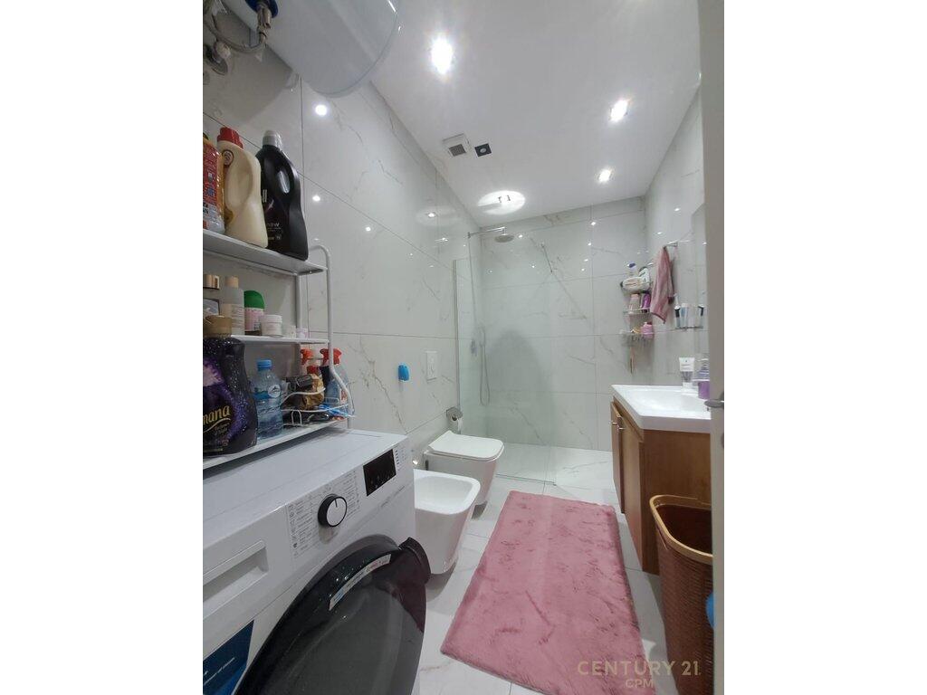 Apartament 1+1+Verande per Shitje në Yzberish,pallati UNIK 110,000 €