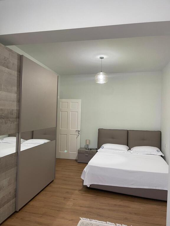 🏡 APARTAMENT ME QERA 2+1+2 VILA ZOGUT DURRES