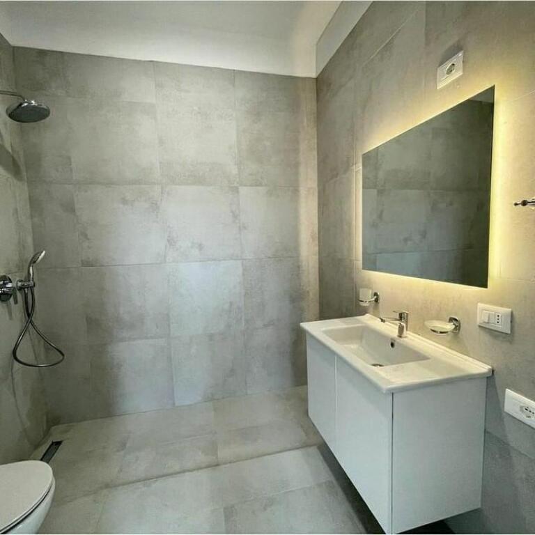 📍MYSLYM SHYRI - 🏡AMBIENTE UFFICIO IN AFFITTO !