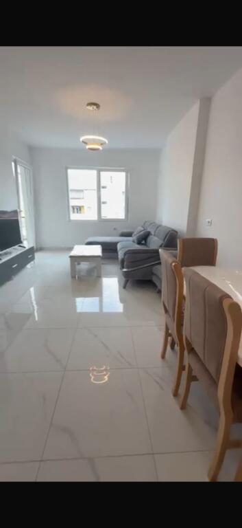 APARTAMENT ME QERA 2+1+2