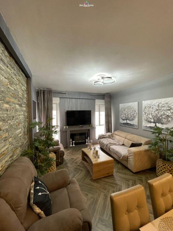 Apartament Me Qera 2+1 Tek 21 Dhjetori (ID B2201539) Tirane