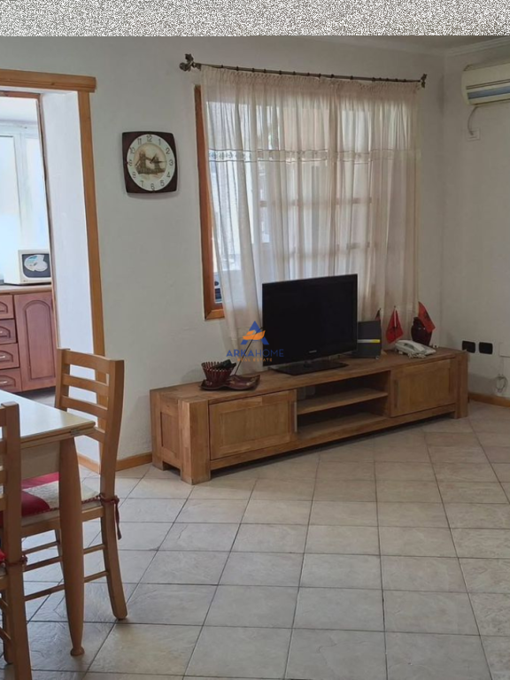 VENDESI APPARTAMENTO 2+1 "VICINO ALLA SCUOLA OSMAN MYDERIZI, CITTÀ STUDENTI" 140.000 EURO