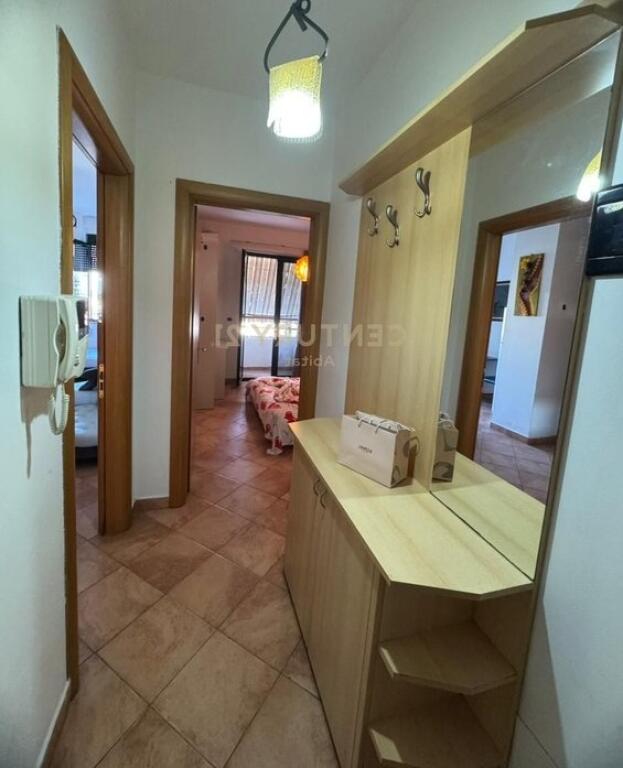 Japim me qira apartament 1+1 tek Rruga e Bogdaneve
