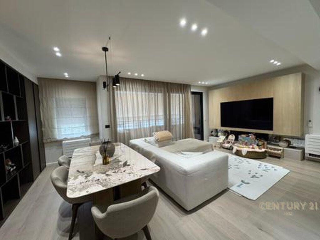Apartament 2+1+2 luksoz & Post Parkimi te Rezidenca Kodra e Diellit! 400,000 €