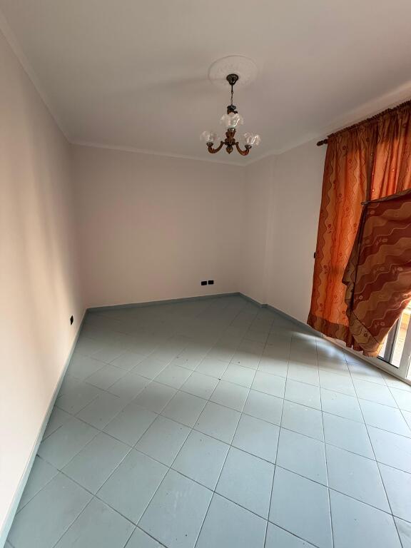 Appartamento 3+1+2 in Affitto, 📍via Mine Peza, procura