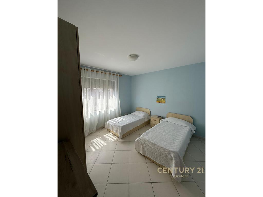 APARTAMENT 2+1+2 PER QIRA NE RRUGEN E BARRIKADAVE!