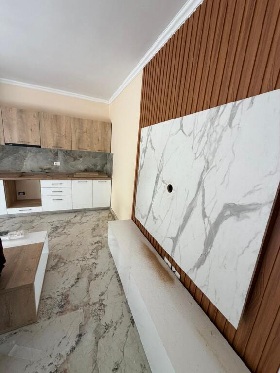 OFROHET PER SHITJE APARTAMENT 1+1 , NE SHKEMBIN E KAVAJES