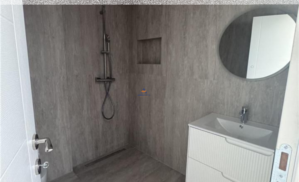 JEPET APARTAMENT ME QERA 2+1+BALLKON "PRANE NATIONAL PARK,BULEVARDI I RI" 650 EURO