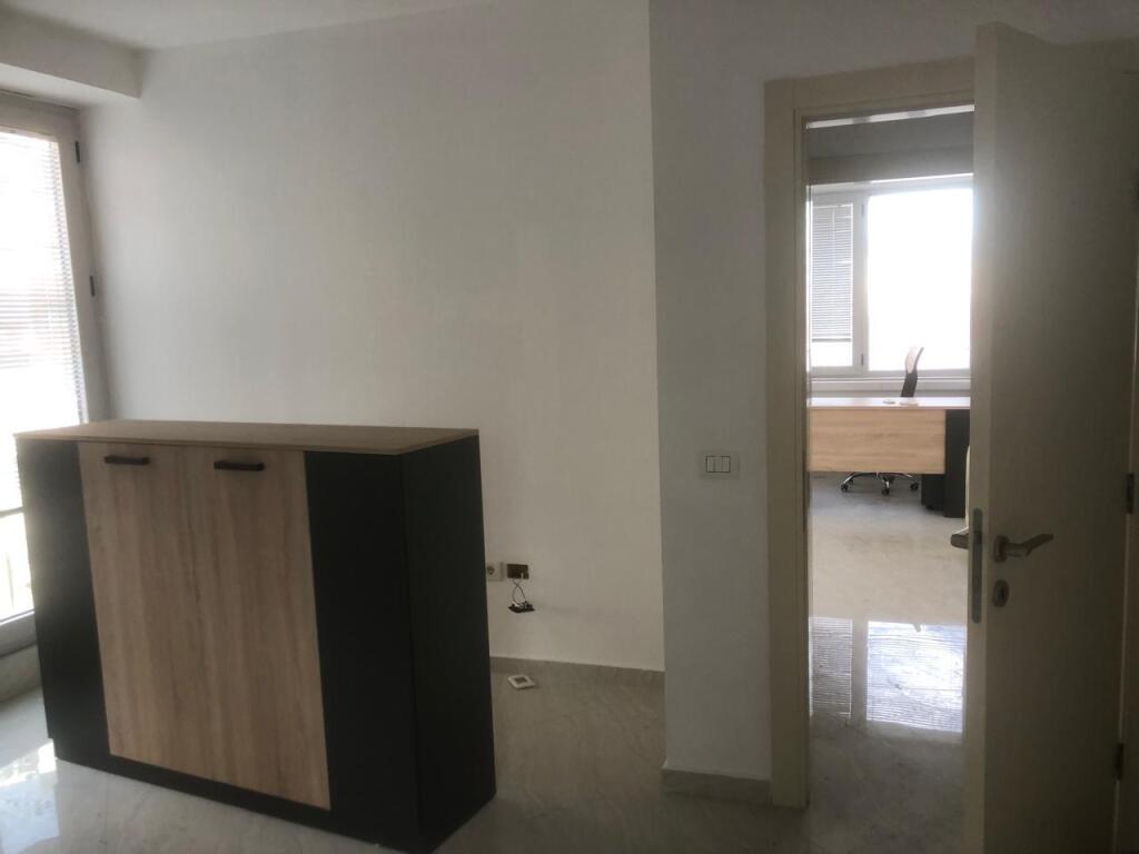 🏢 Jepet me Qira Apartament në Qendër – Turdiu Center
