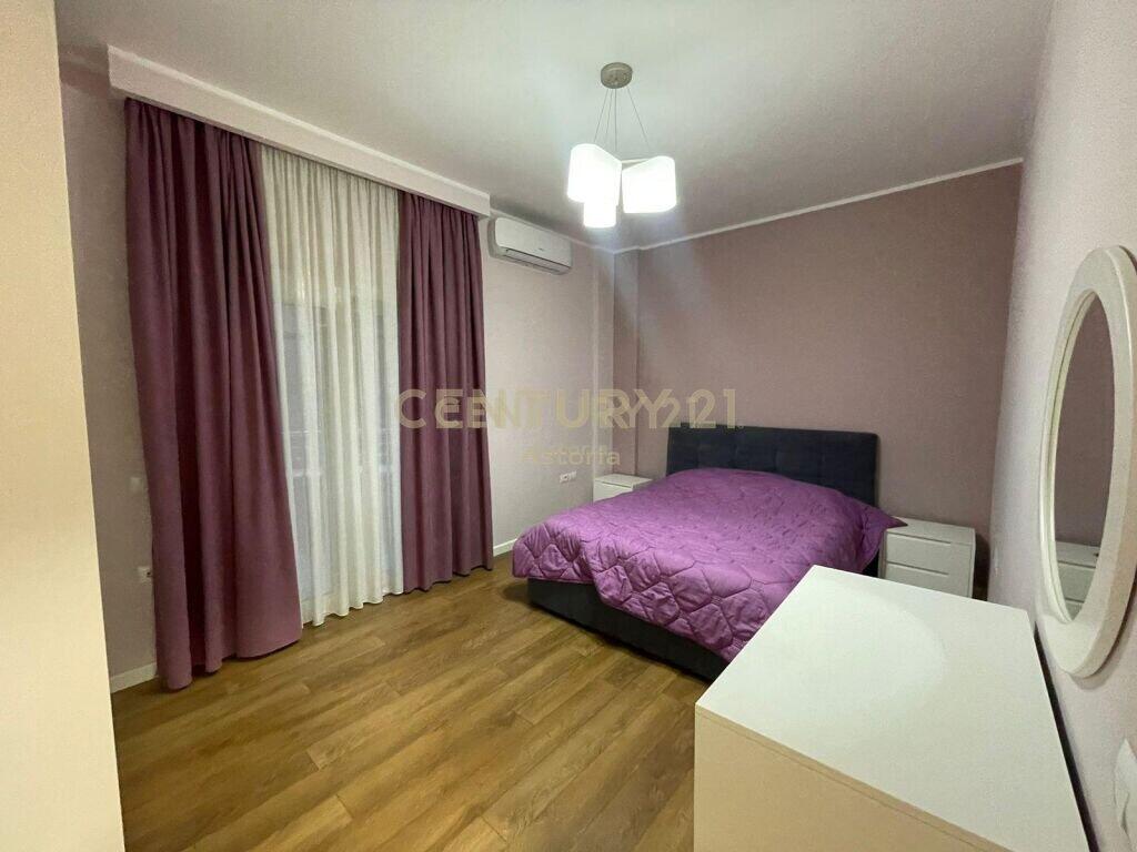Apartament 4+1+2+post parkimi me qira prane Kristal Center