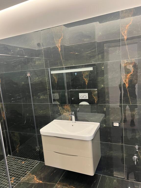 Jepet me qira apartament 2+1, Fresk 580